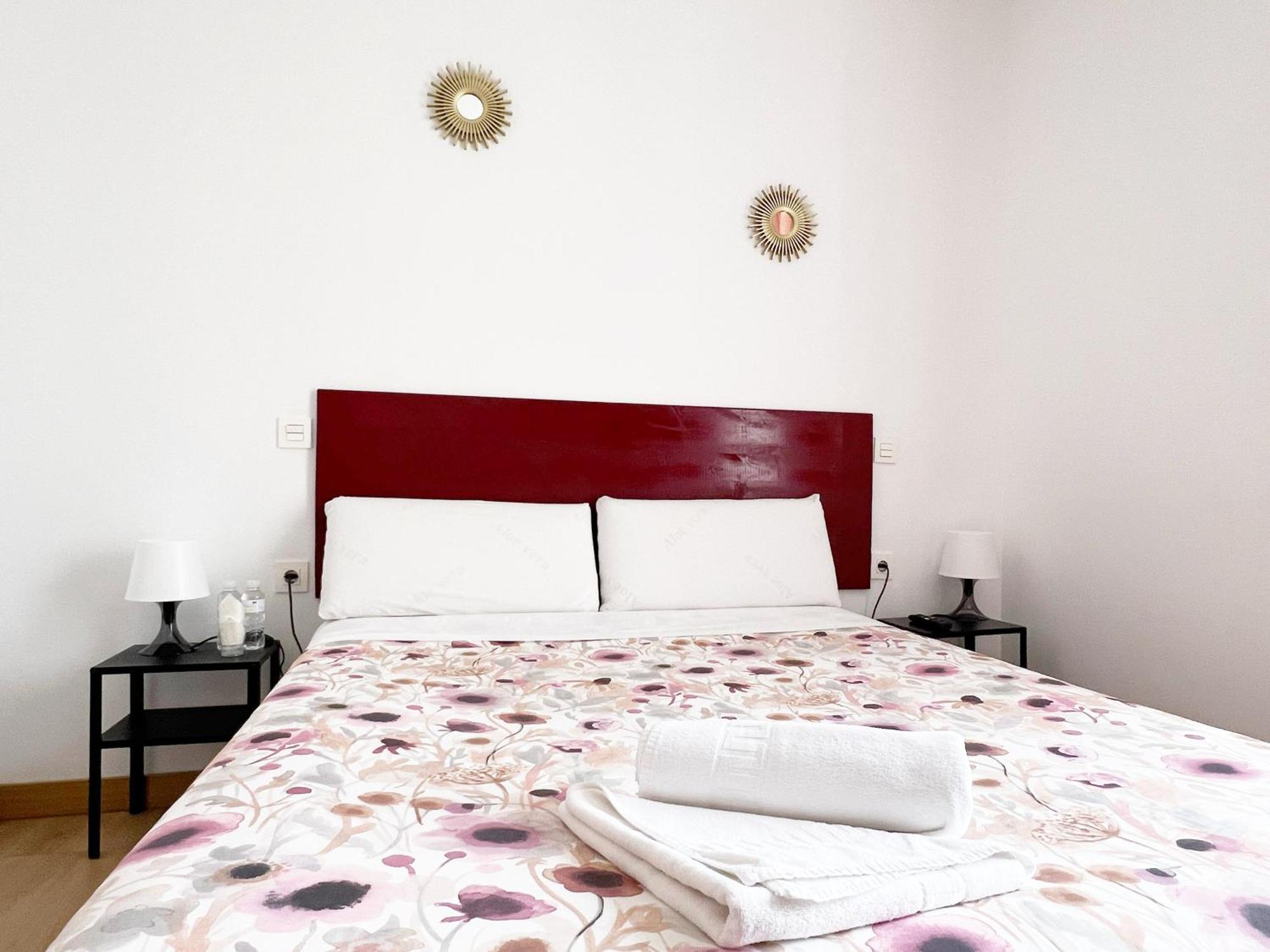 Hostal Abaaly Madrid Exterior photo